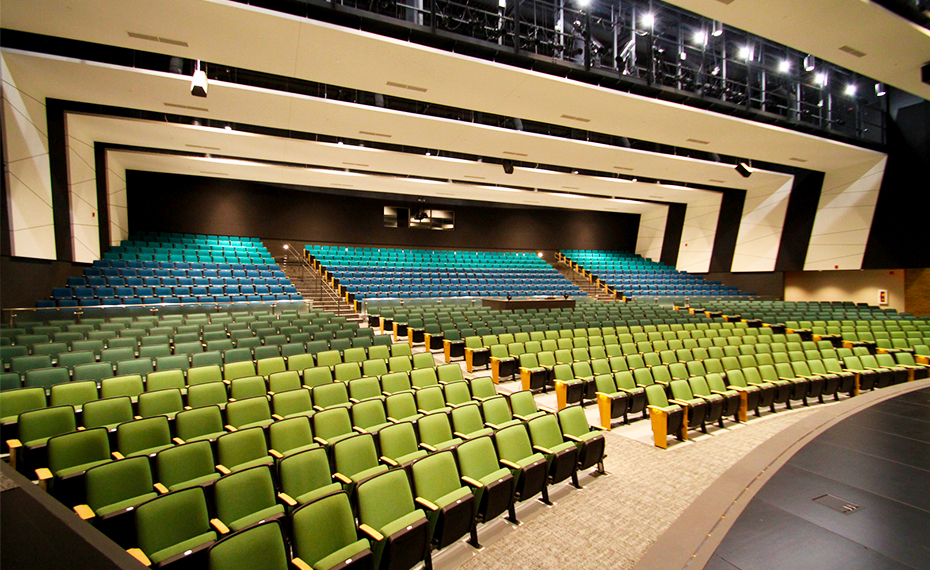 verona-high-school-in-house-auditorium