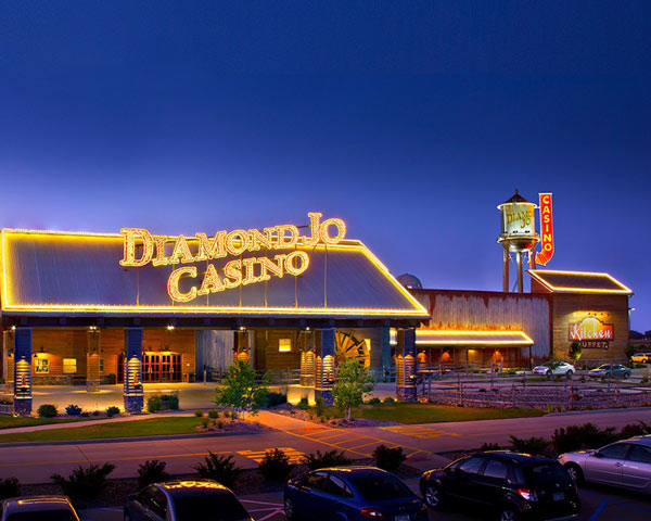 Diamond Jo Casino exterior at dusk
